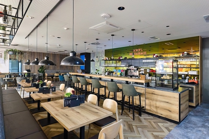 /media/yhyfhspv/xxxlutz_restaurace