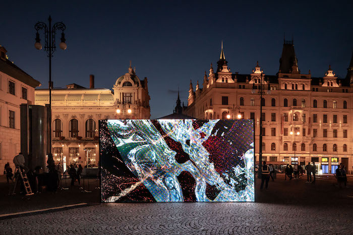 /media/0brfwadd/siemens-eqube-prezentace-kávovaru-na-festivalu-prostřenictvím-umělecké-instalace-2023