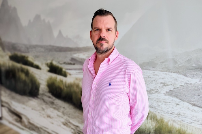 /media/1hup2oir/kristian-hlousek