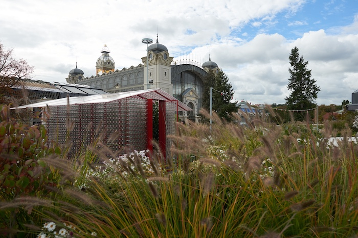 /media/4xec4toy/experimentální-skleník-kauflandu-je-po-celou-dobu-designbloku-vystaven-na-terase-pavilonu-e-křižíkových-pavilonů-foto_daniel_čáha-2-kopie