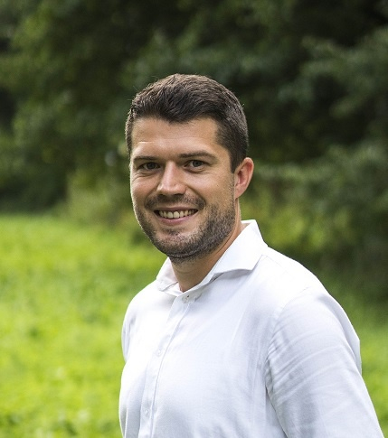 /media/7099/ondřej-suchý_fotokarta