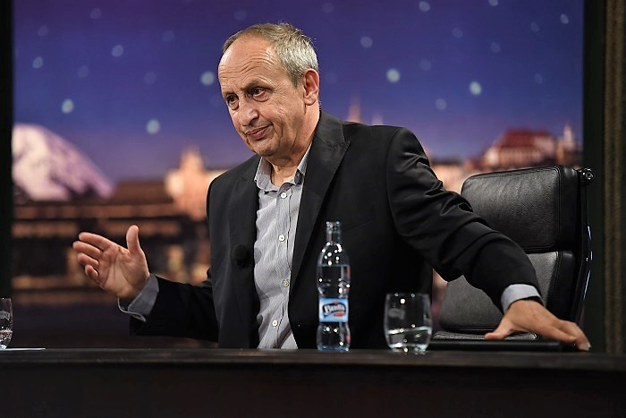 /media/12857/show-jana-krause-1