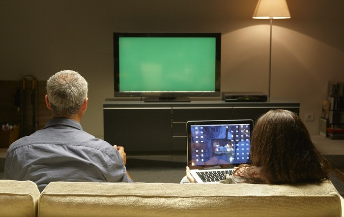 /media/15782/tv-a-pc_shutterstock