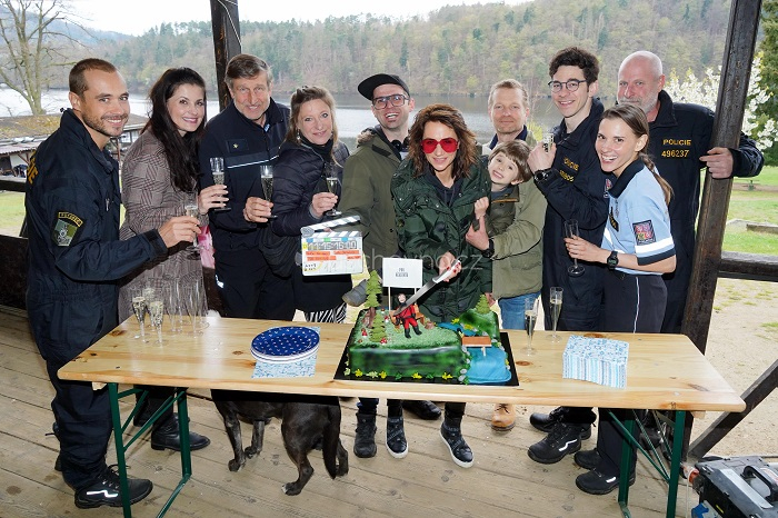 /media/20819/pod-hladinou