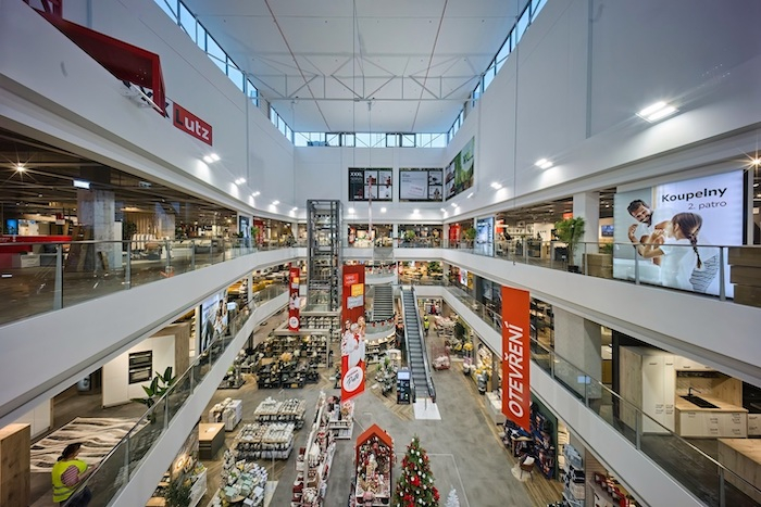 /media/ihcbvxez/xxxlutz_interiér