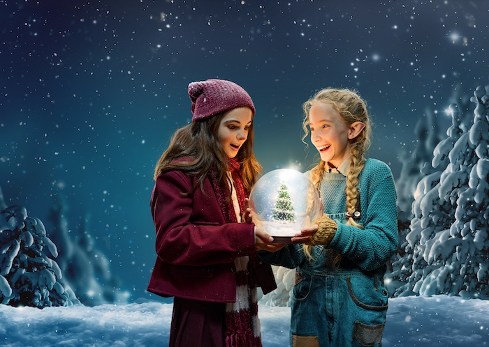 /media/psbcr4zv/xmas_t-magenta_composing_elves