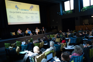 /media/zjabsvyj/novinářské-fórum_emfa_06