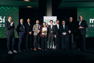 /media/1imoqrzb/mluvci-roku